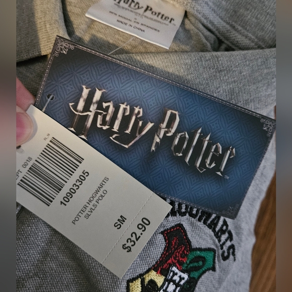 Harry Potter Hogwarts Sleeveless Button Up Shirt Women's Small - Picture 7 of 7